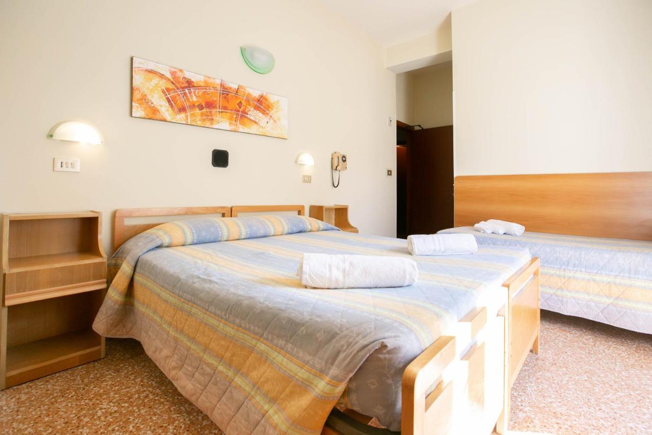 Hotel Ischia Rimini Luaran gambar